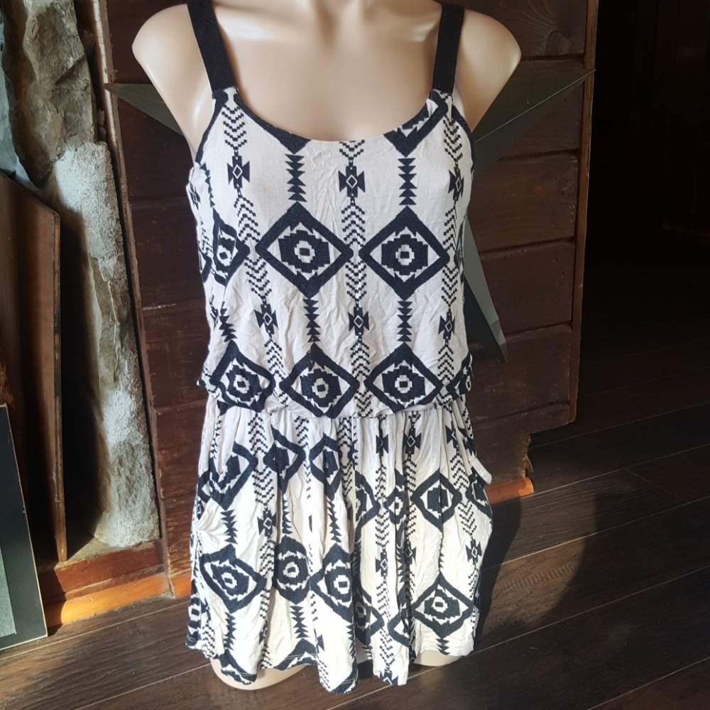 Very stylish romper!